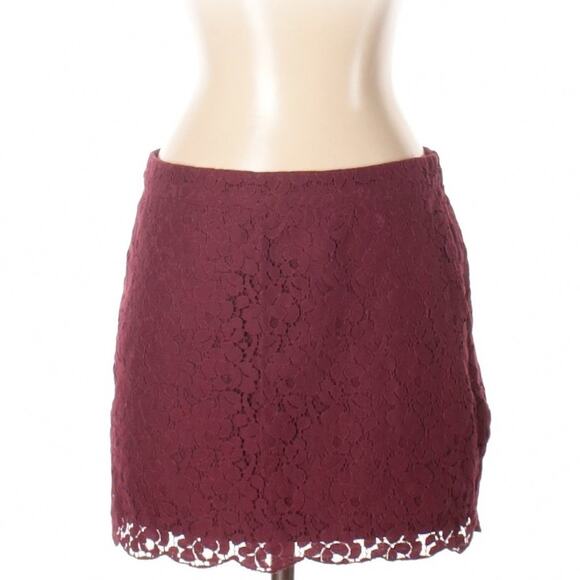 ARITZIA Talula | burgundy red floral lace short mini skirt - Picture 1 of 6